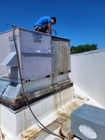 gage-working-on-unit